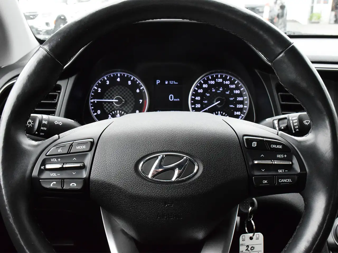 Hyundai ELANTRA photo Hyundai ELANTRA