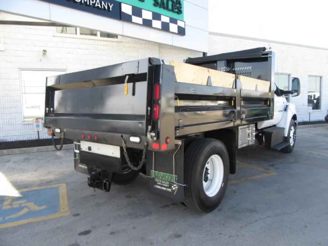 Ford F-750 Super Duty снимка Ford F-750 Super Duty