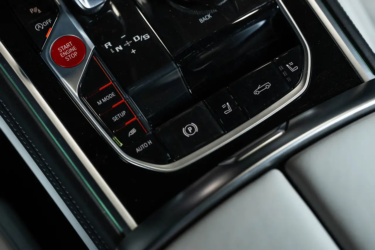 BMW M8 снимка BMW M8