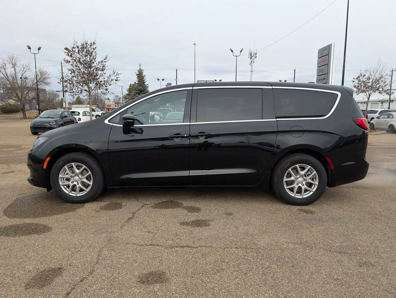Chrysler Grand Caravan снимка Chrysler Grand Caravan