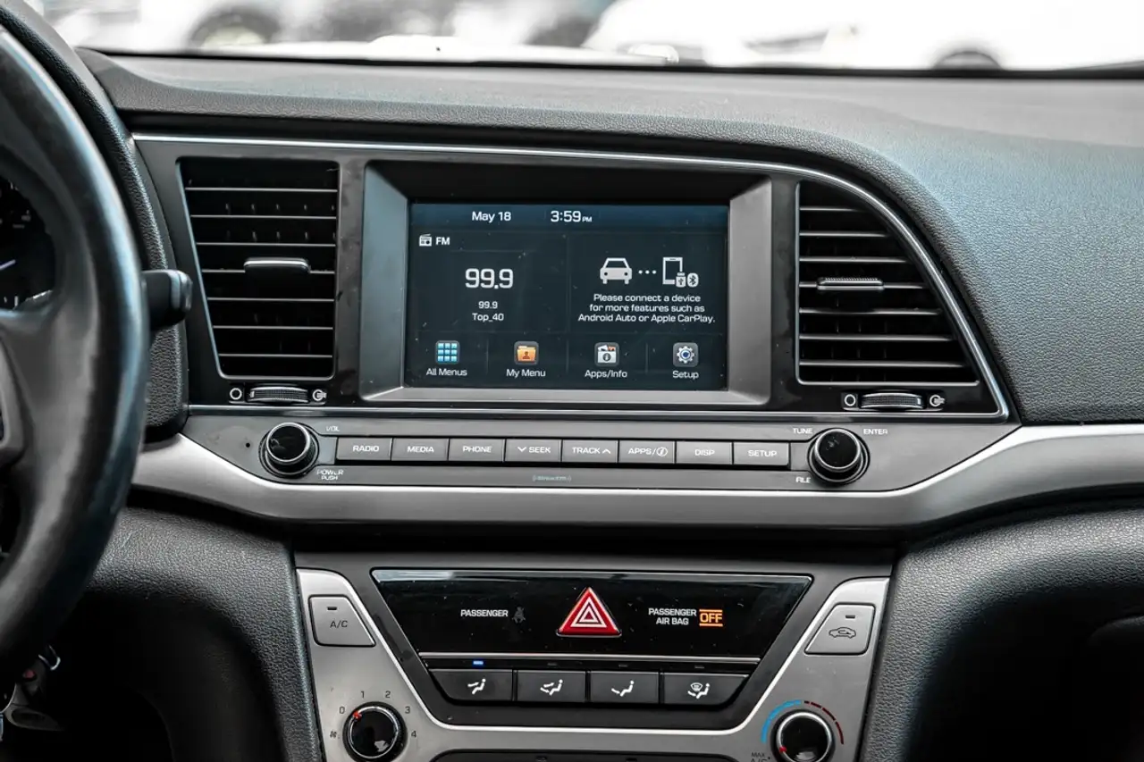 Hyundai ELANTRA снимка Hyundai ELANTRA