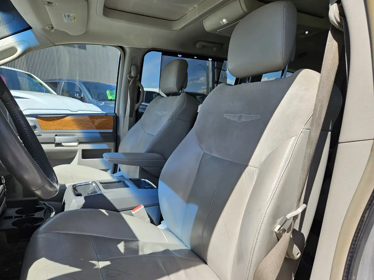 2010 Chrysler Town & Country