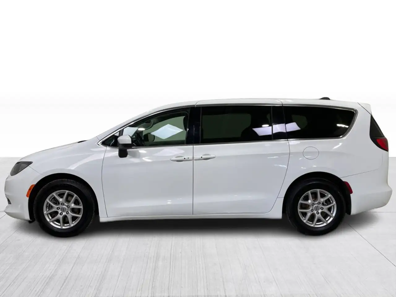 Chrysler Grand Caravan photo Chrysler Grand Caravan