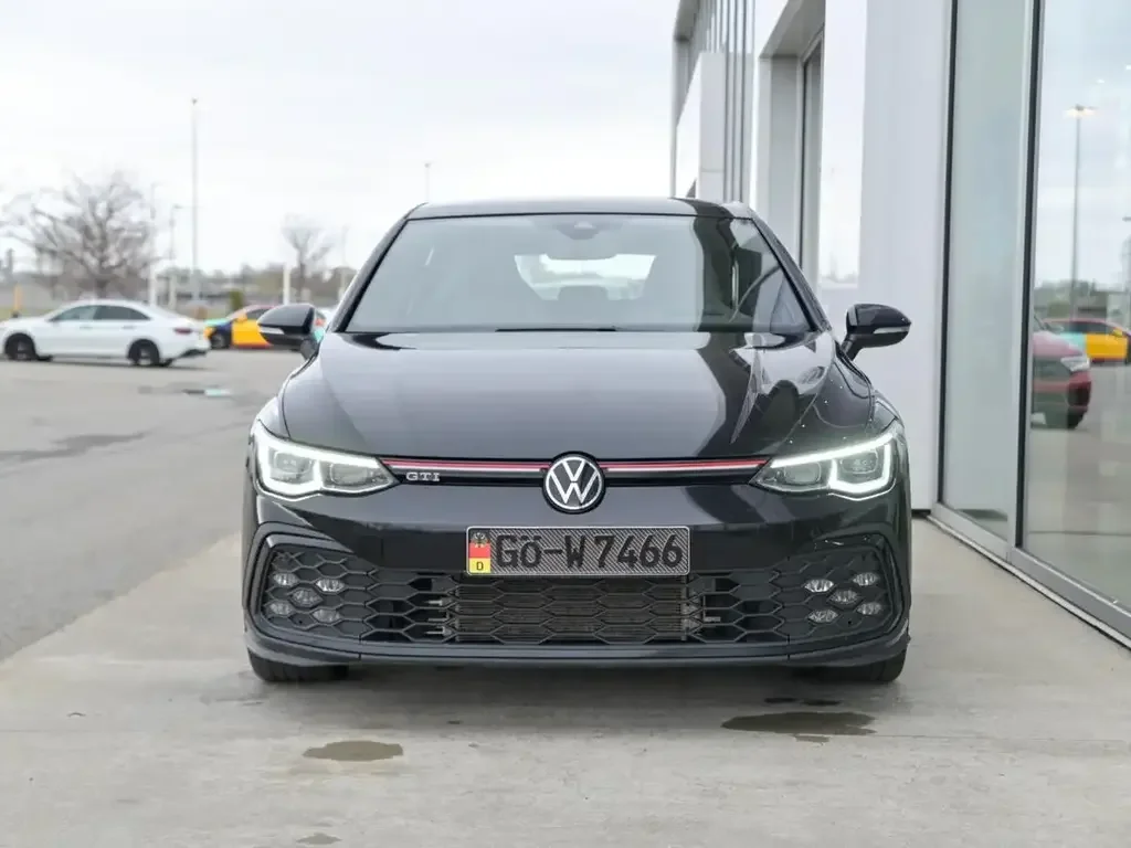 Volkswagen Golf GTI снимка Volkswagen Golf GTI