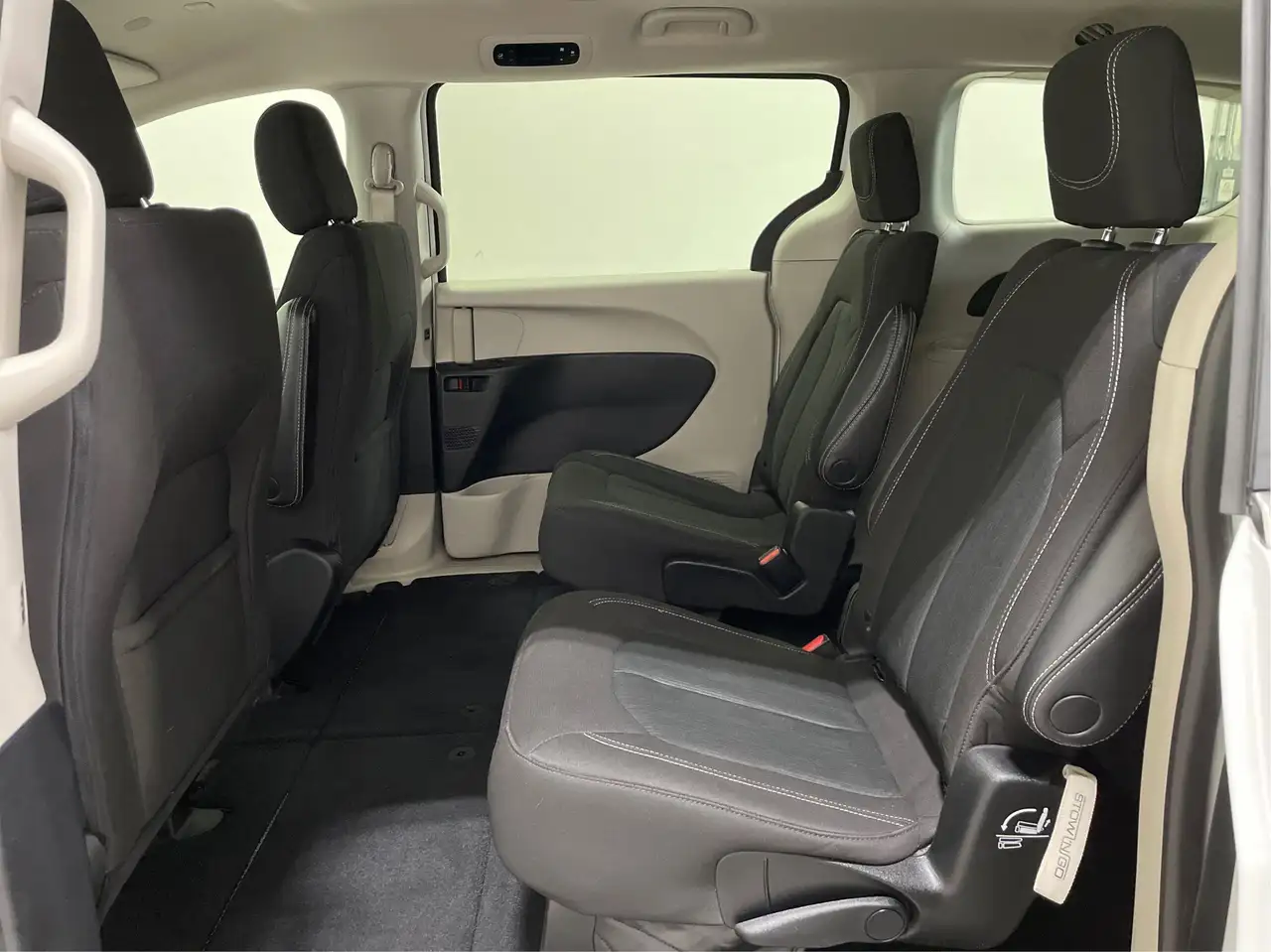 Chrysler Grand Caravan photo Chrysler Grand Caravan