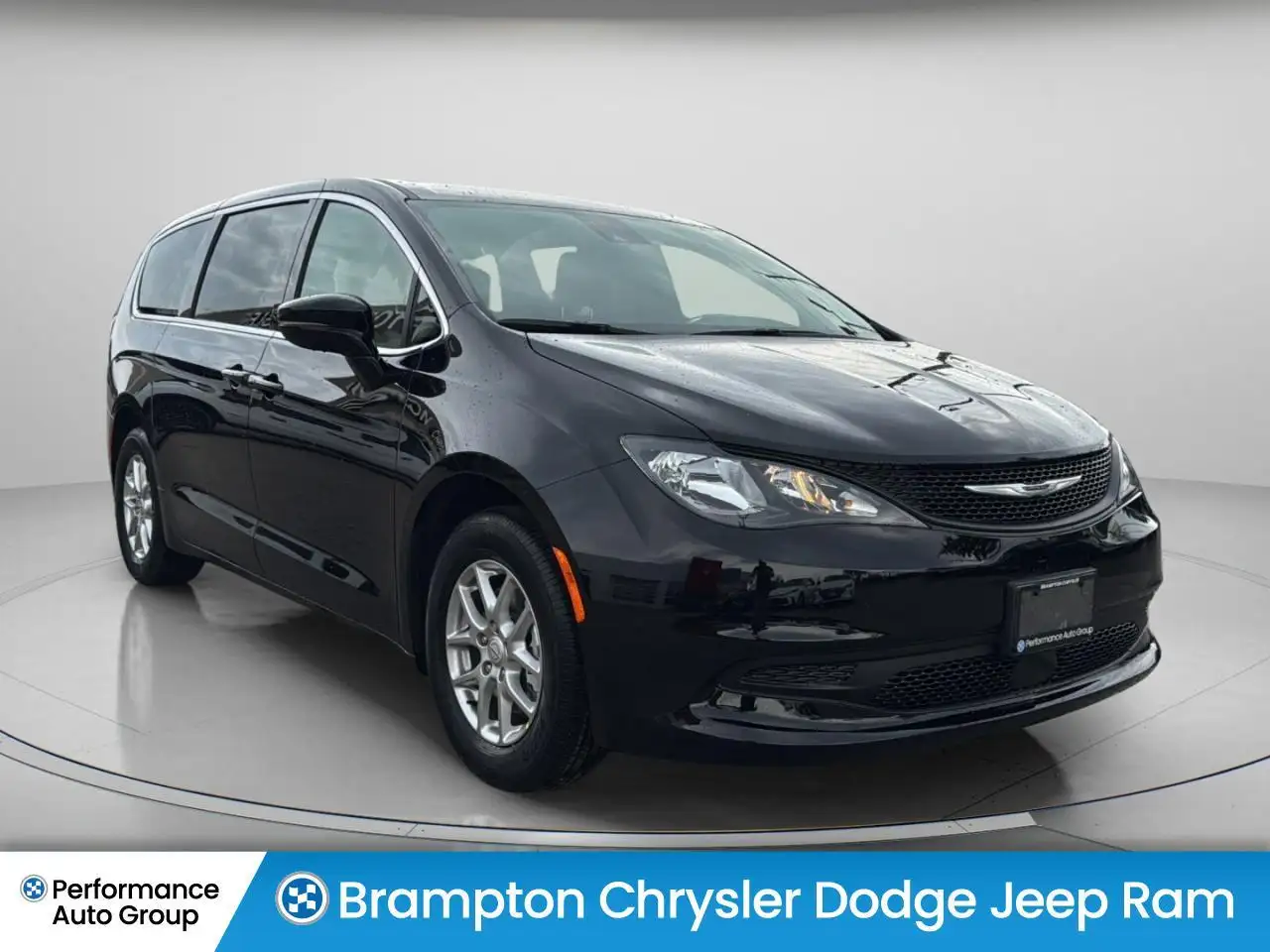 Chrysler Grand Caravan снимка Chrysler Grand Caravan
