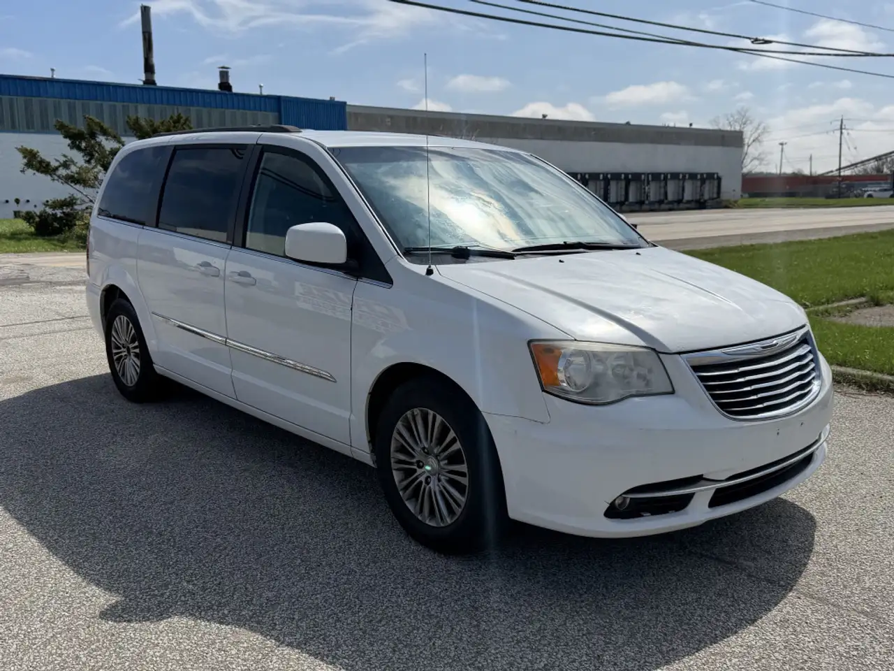 Chrysler Town & Country снимка Chrysler Town & Country