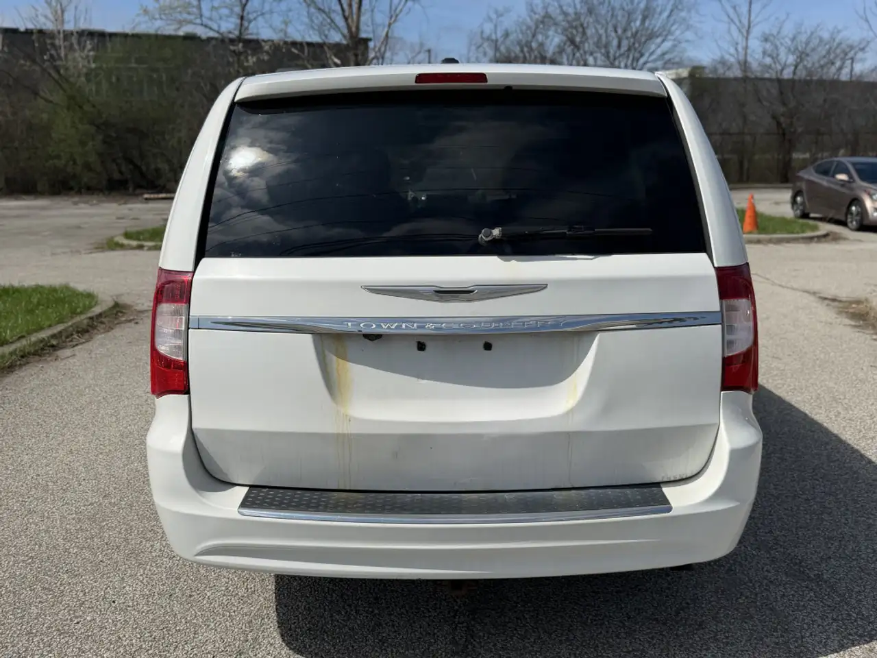 Chrysler Town & Country снимка Chrysler Town & Country