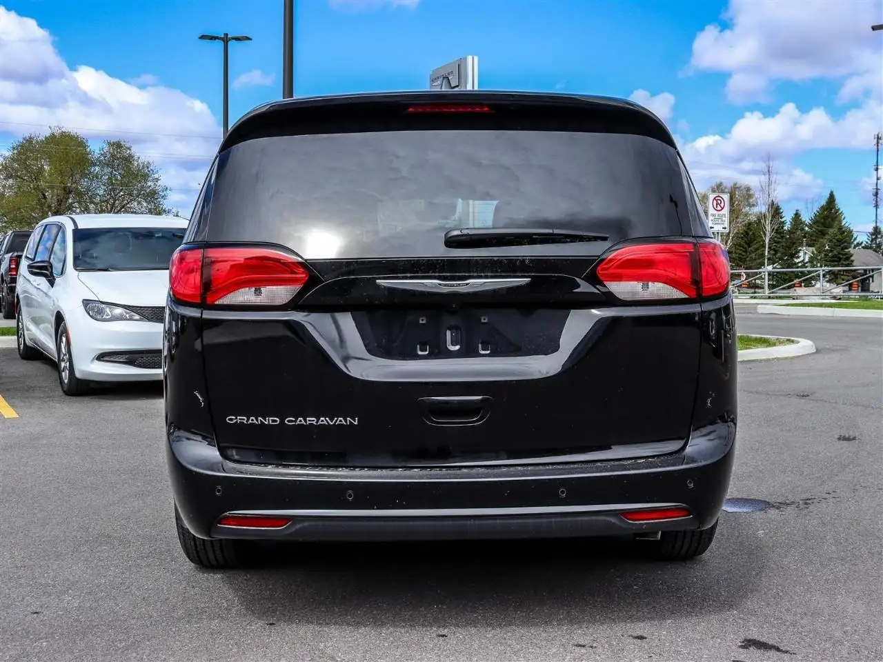 Chrysler Grand Caravan photo Chrysler Grand Caravan