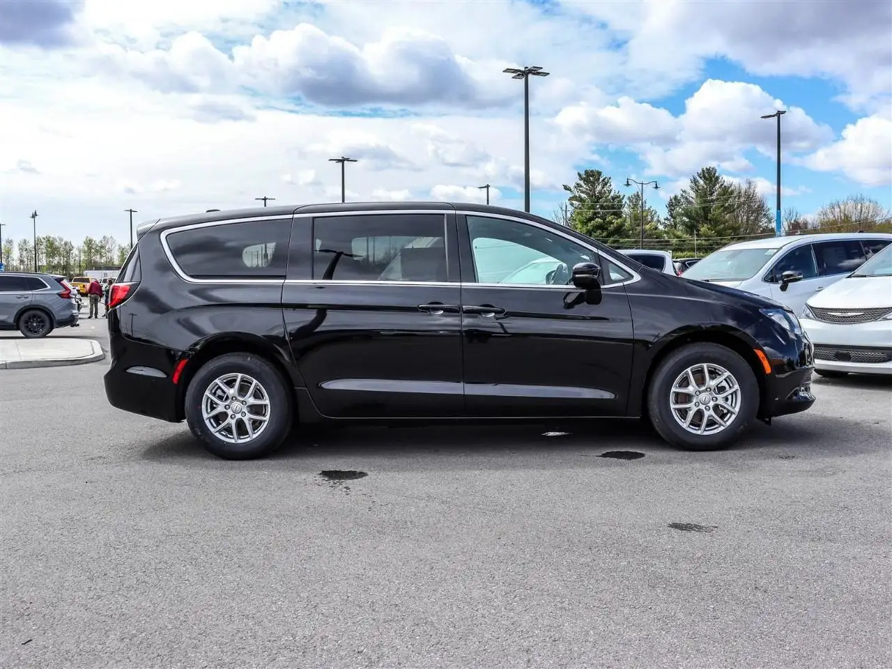 Chrysler Grand Caravan photo Chrysler Grand Caravan