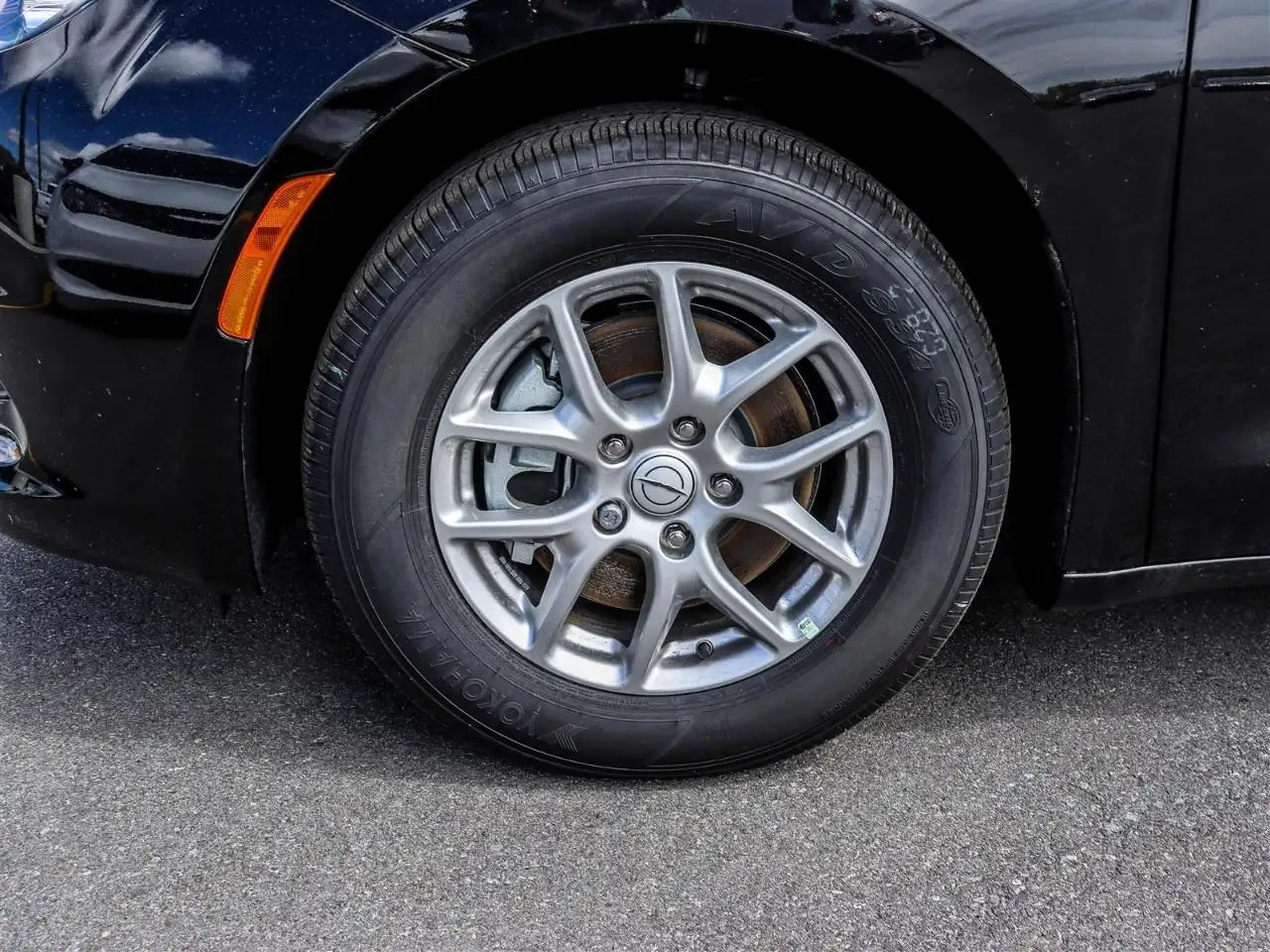 Chrysler Grand Caravan photo Chrysler Grand Caravan