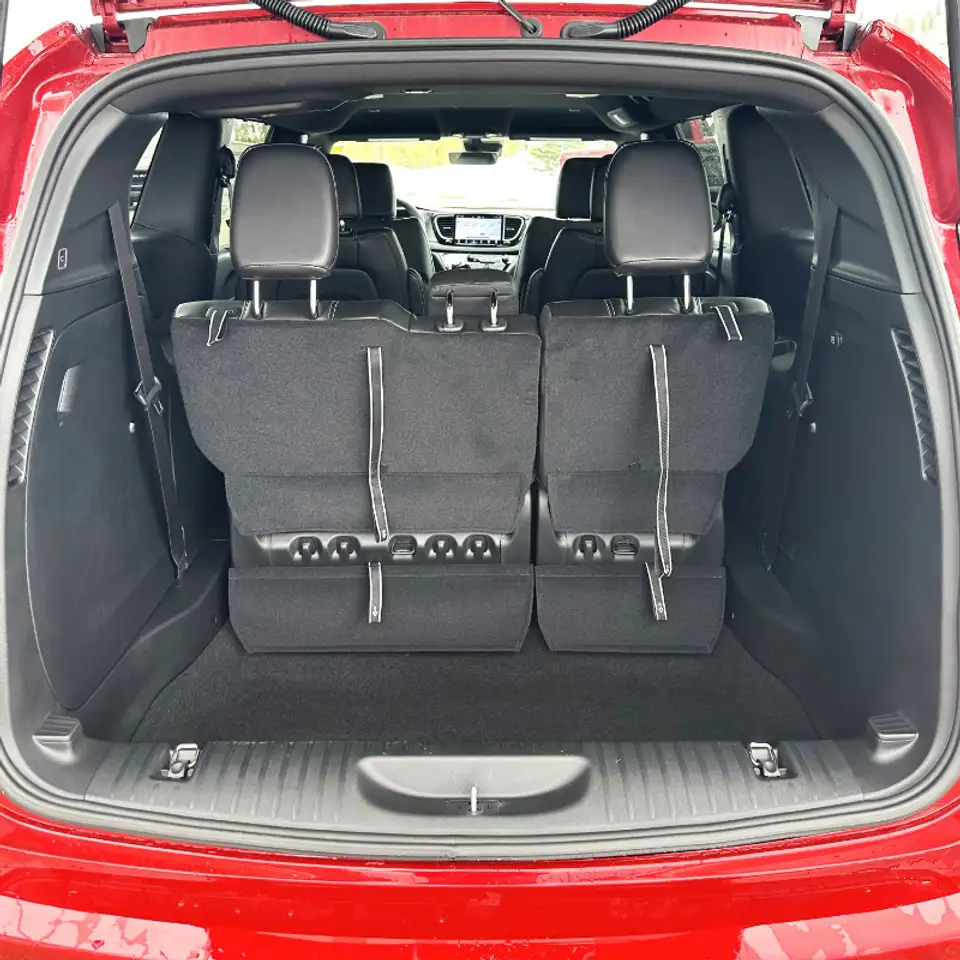 Chrysler Grand Caravan снимка Chrysler Grand Caravan