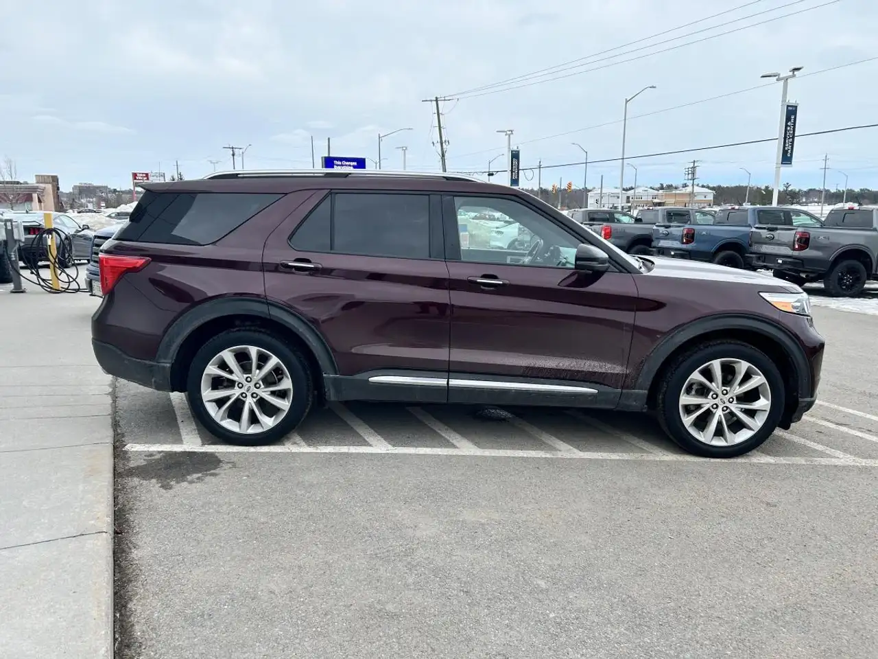 Ford Explorer photo Ford Explorer