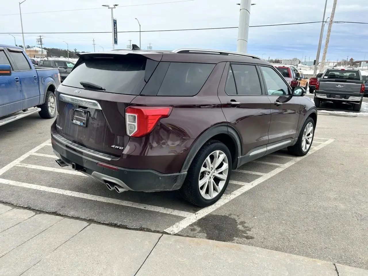 Ford Explorer photo Ford Explorer