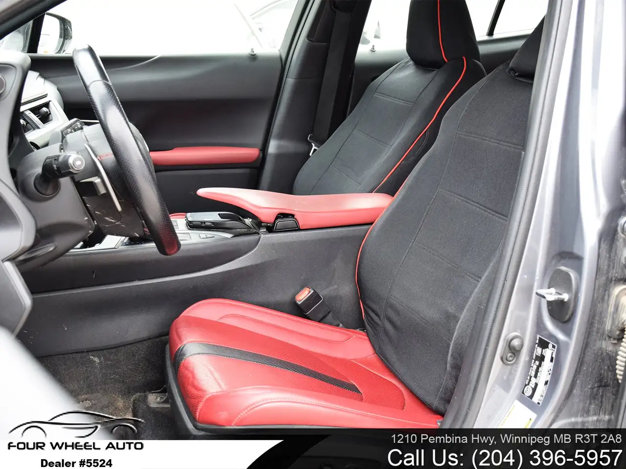 Lexus UX 250h fotografie Lexus UX 250h