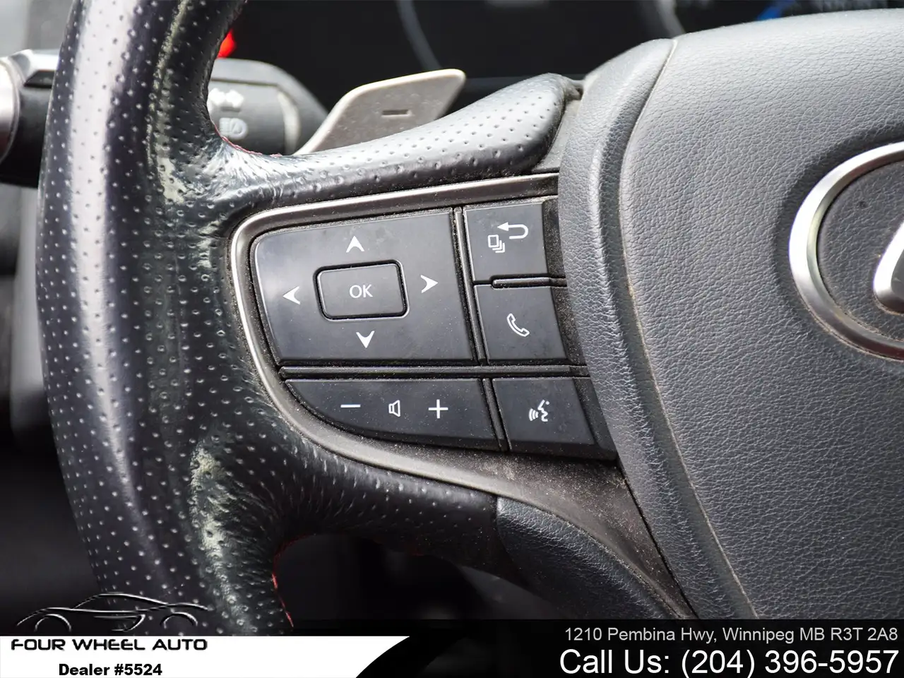 Lexus UX 250h fotografie Lexus UX 250h