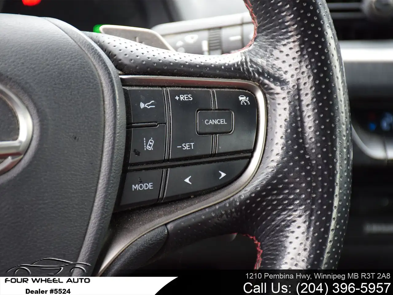 Lexus UX 250h fotografie Lexus UX 250h
