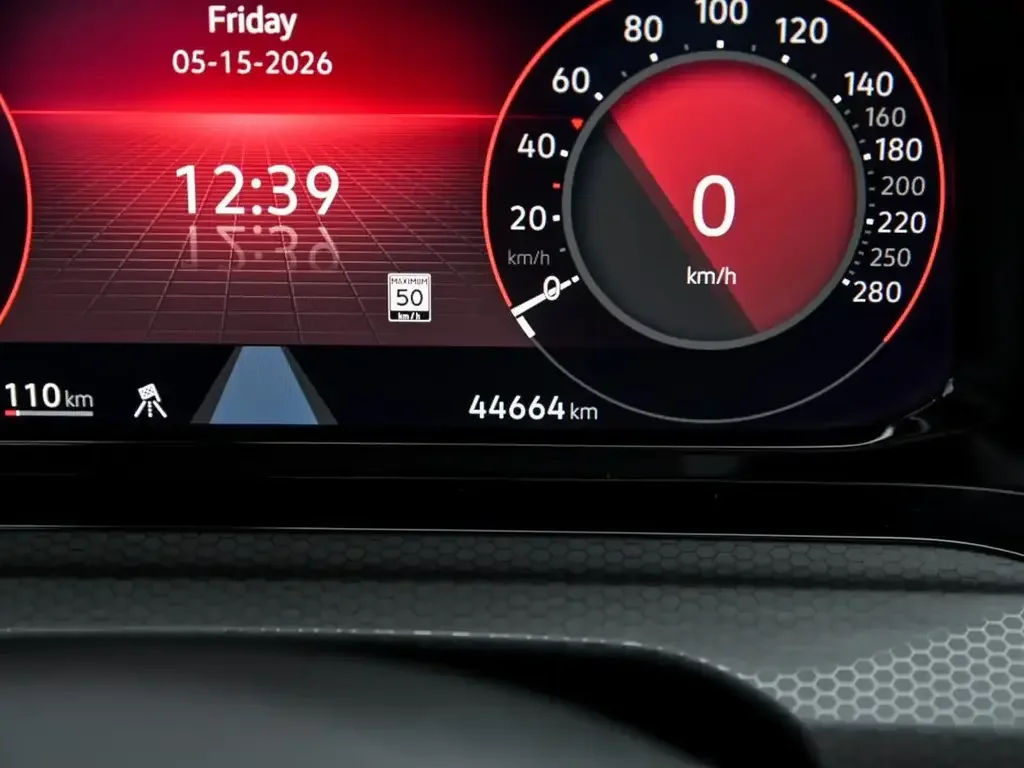 Volkswagen Golf GTI снимка Volkswagen Golf GTI