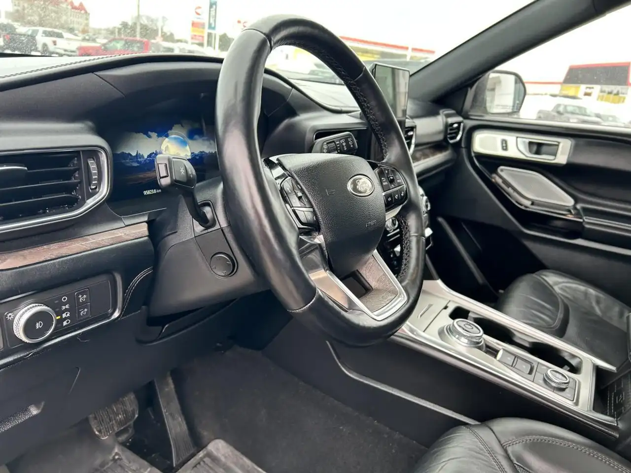 Ford Explorer photo Ford Explorer