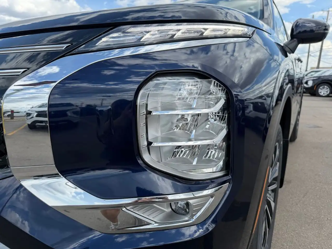 Mitsubishi Outlander снимка Mitsubishi Outlander