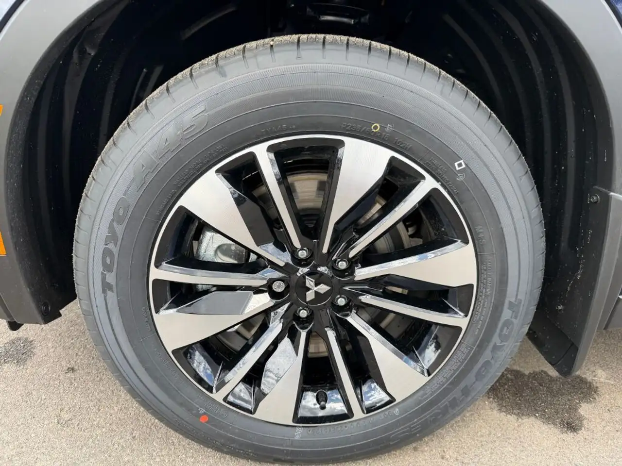 Mitsubishi Outlander снимка Mitsubishi Outlander