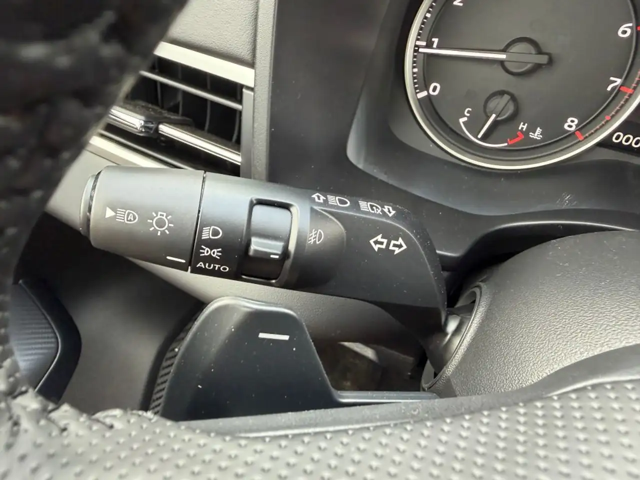 Mitsubishi Outlander снимка Mitsubishi Outlander