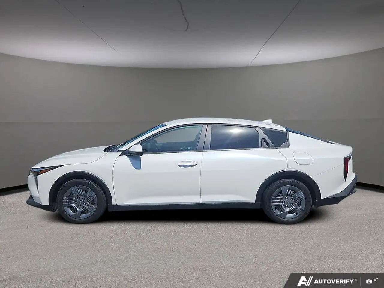 Kia K4 снимка Kia K4