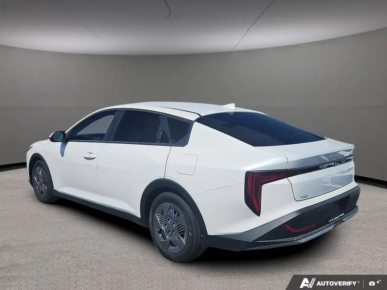 Kia K4 снимка Kia K4