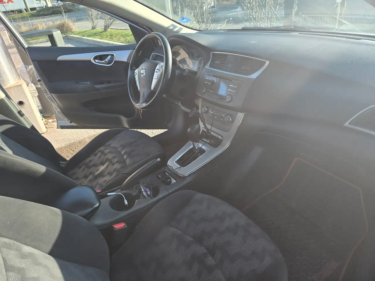 Nissan Sentra снимка Nissan Sentra