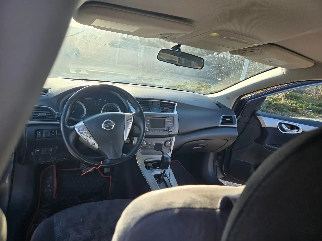 Nissan Sentra снимка Nissan Sentra