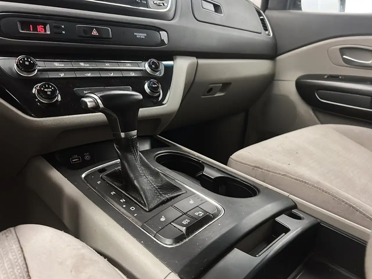 Kia Sedona photo Kia Sedona