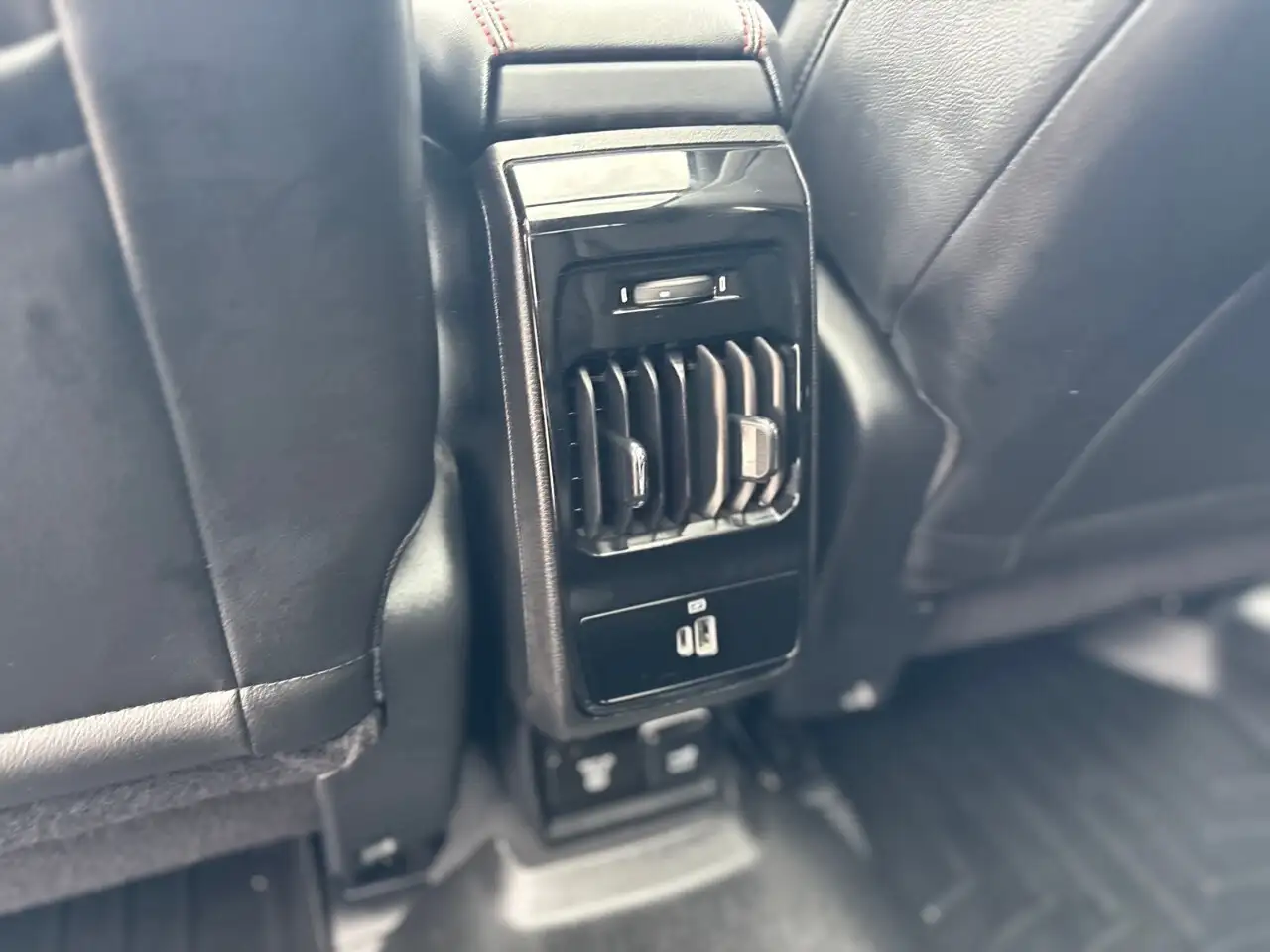 Jeep Compass photo Jeep Compass