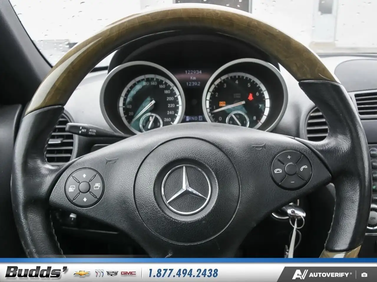 Mercedes-Benz SLK снимка Mercedes-Benz SLK
