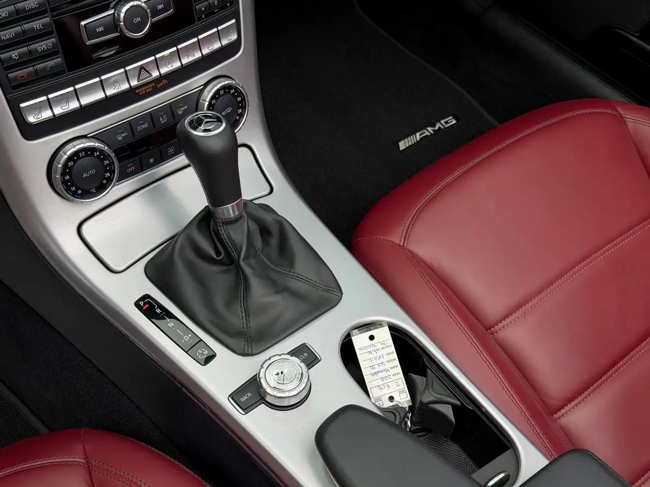 Mercedes-Benz SLK снимка Mercedes-Benz SLK