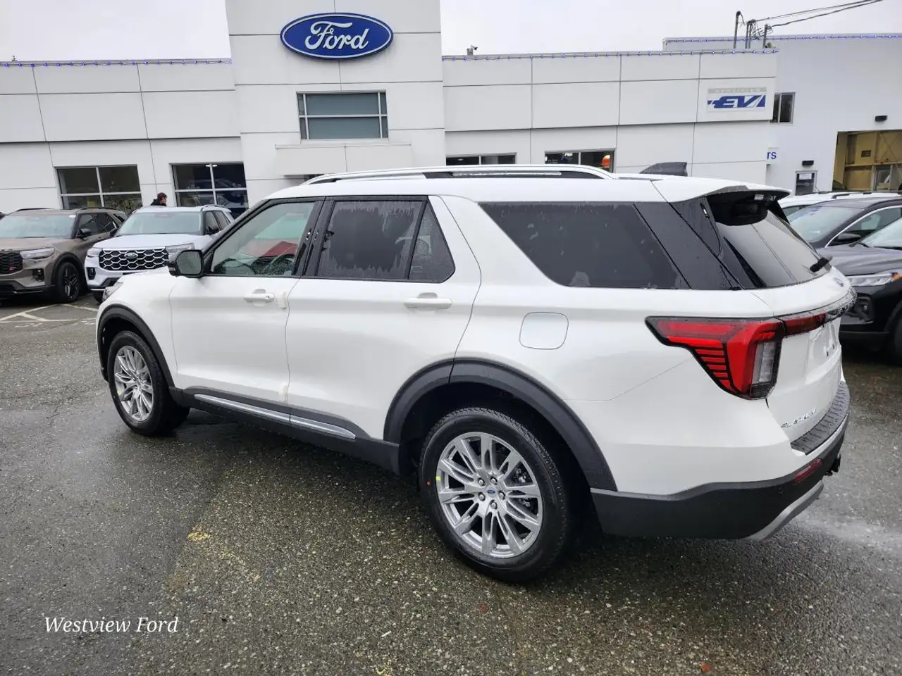 Ford Explorer снимка Ford Explorer