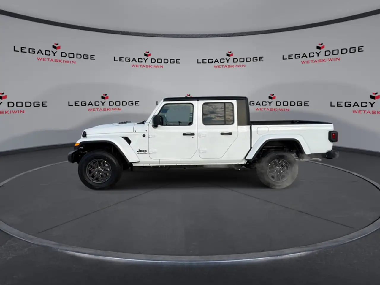 Jeep Gladiator снимка Jeep Gladiator