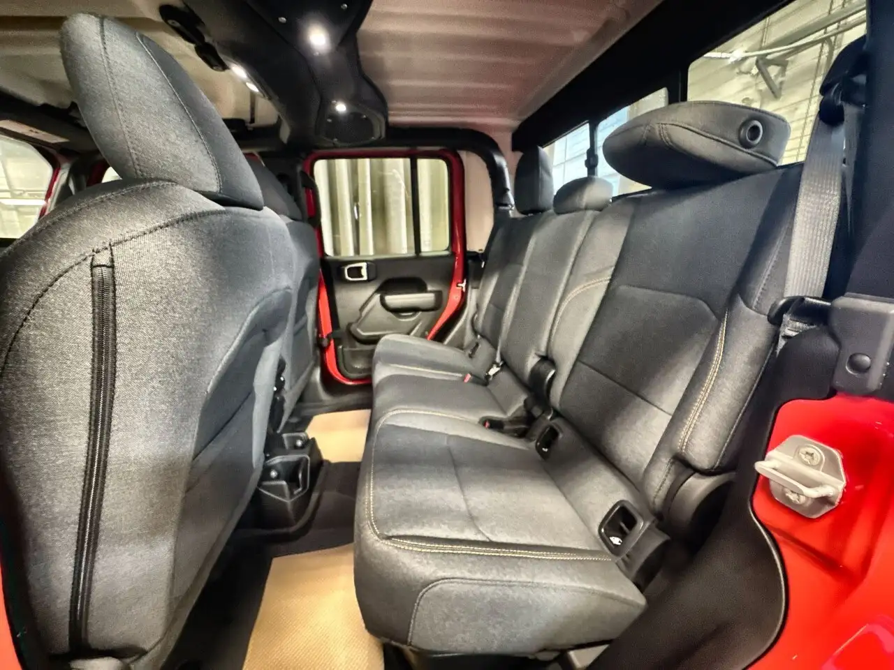 Jeep Gladiator photo Jeep Gladiator