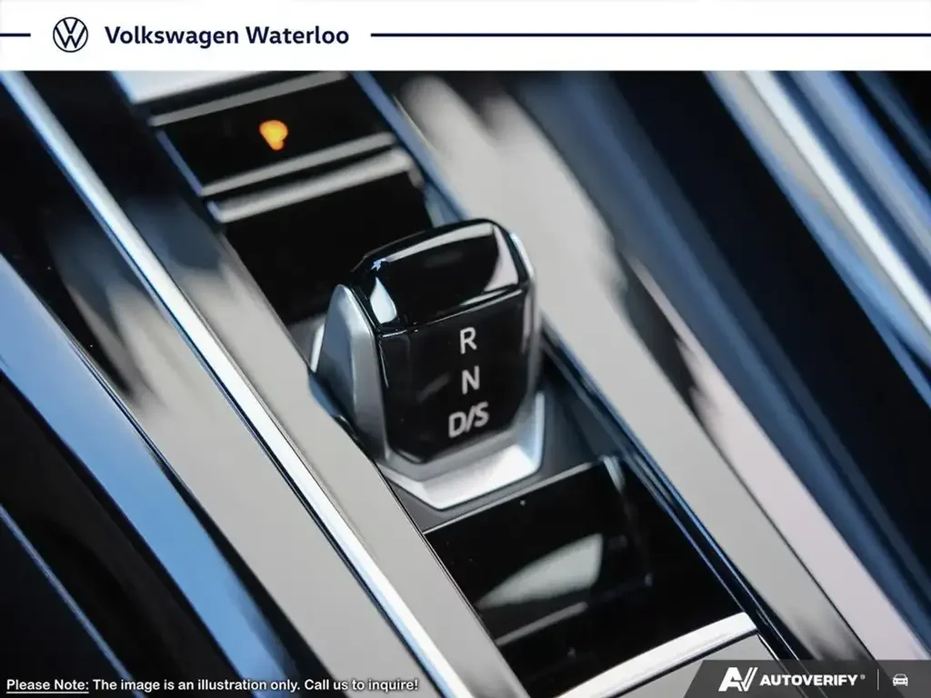Volkswagen Golf R снимка Volkswagen Golf R
