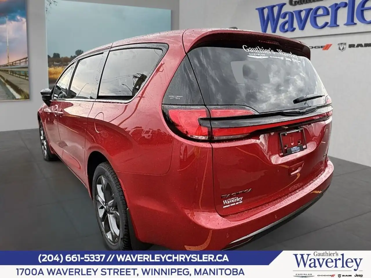 Chrysler Pacifica снимка Chrysler Pacifica