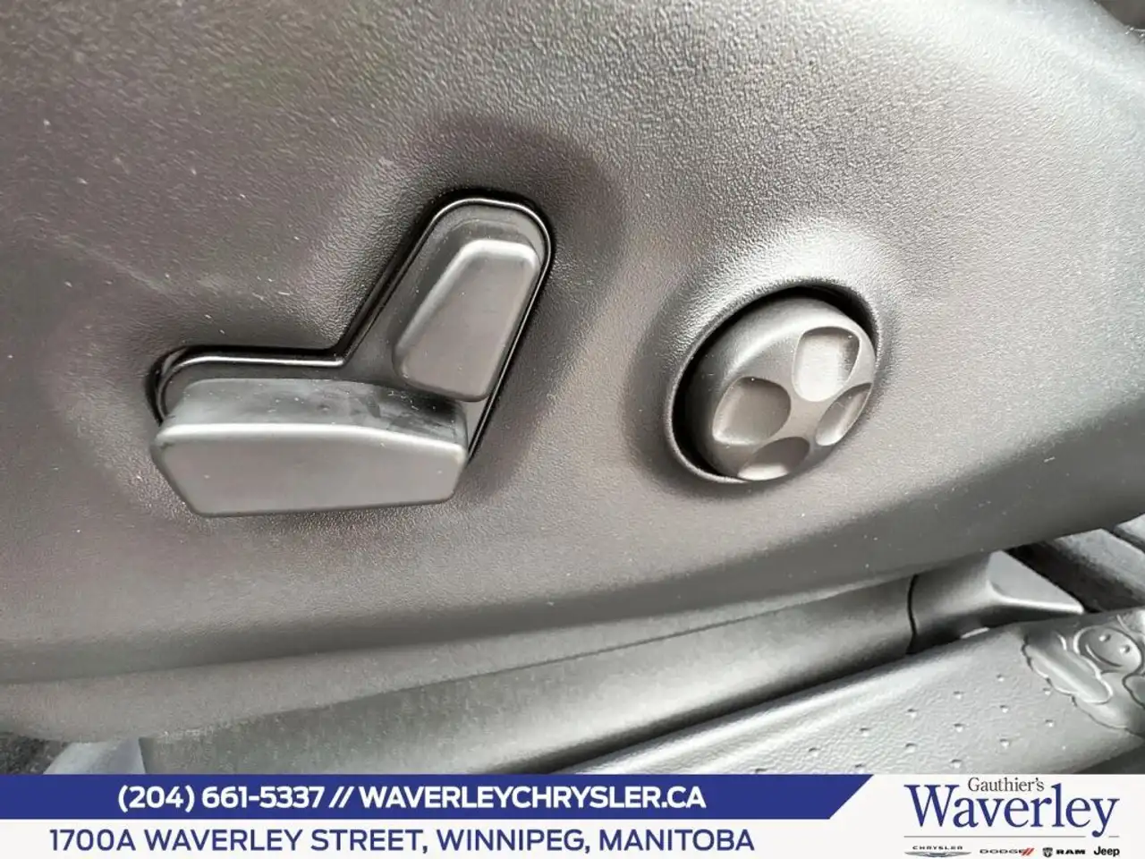 Chrysler Pacifica снимка Chrysler Pacifica