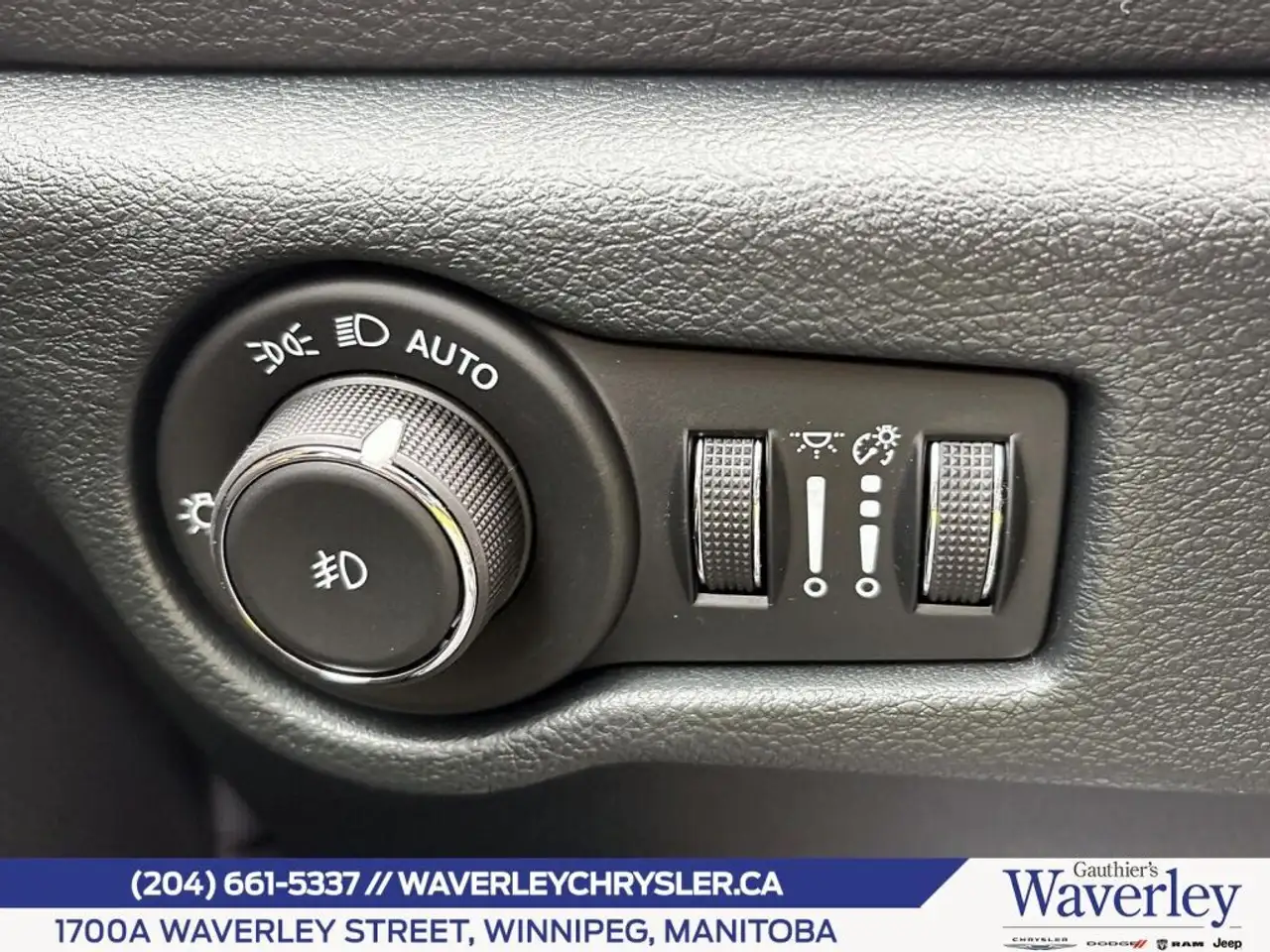 Chrysler Pacifica снимка Chrysler Pacifica