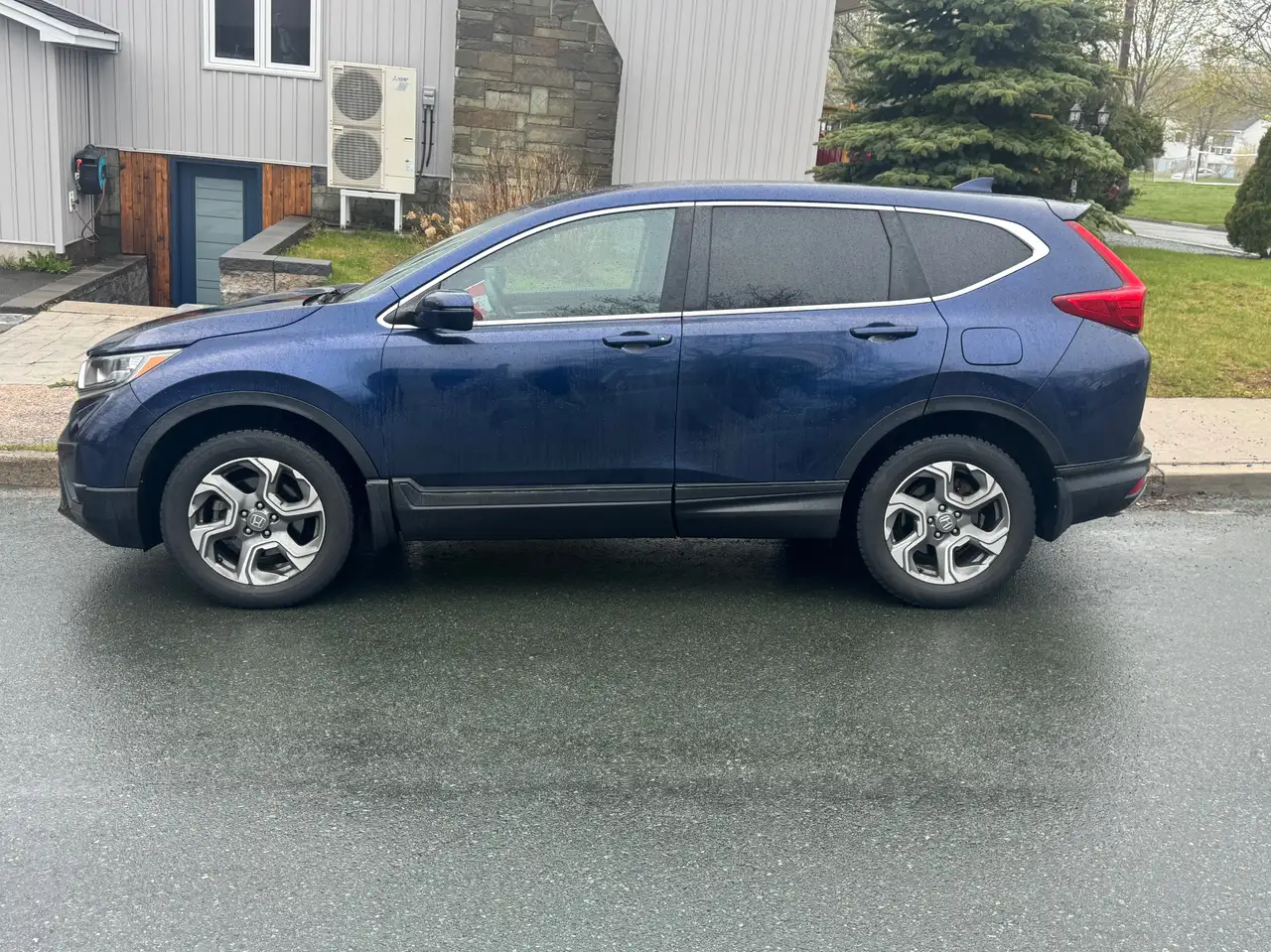 Honda CR-V photo Honda CR-V