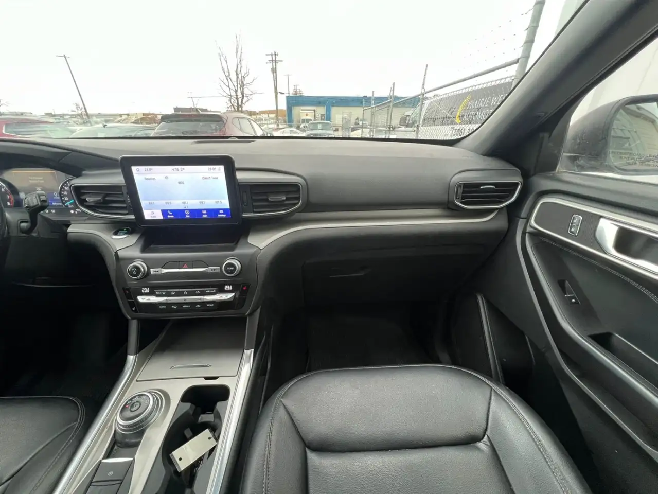 Ford Explorer photo Ford Explorer