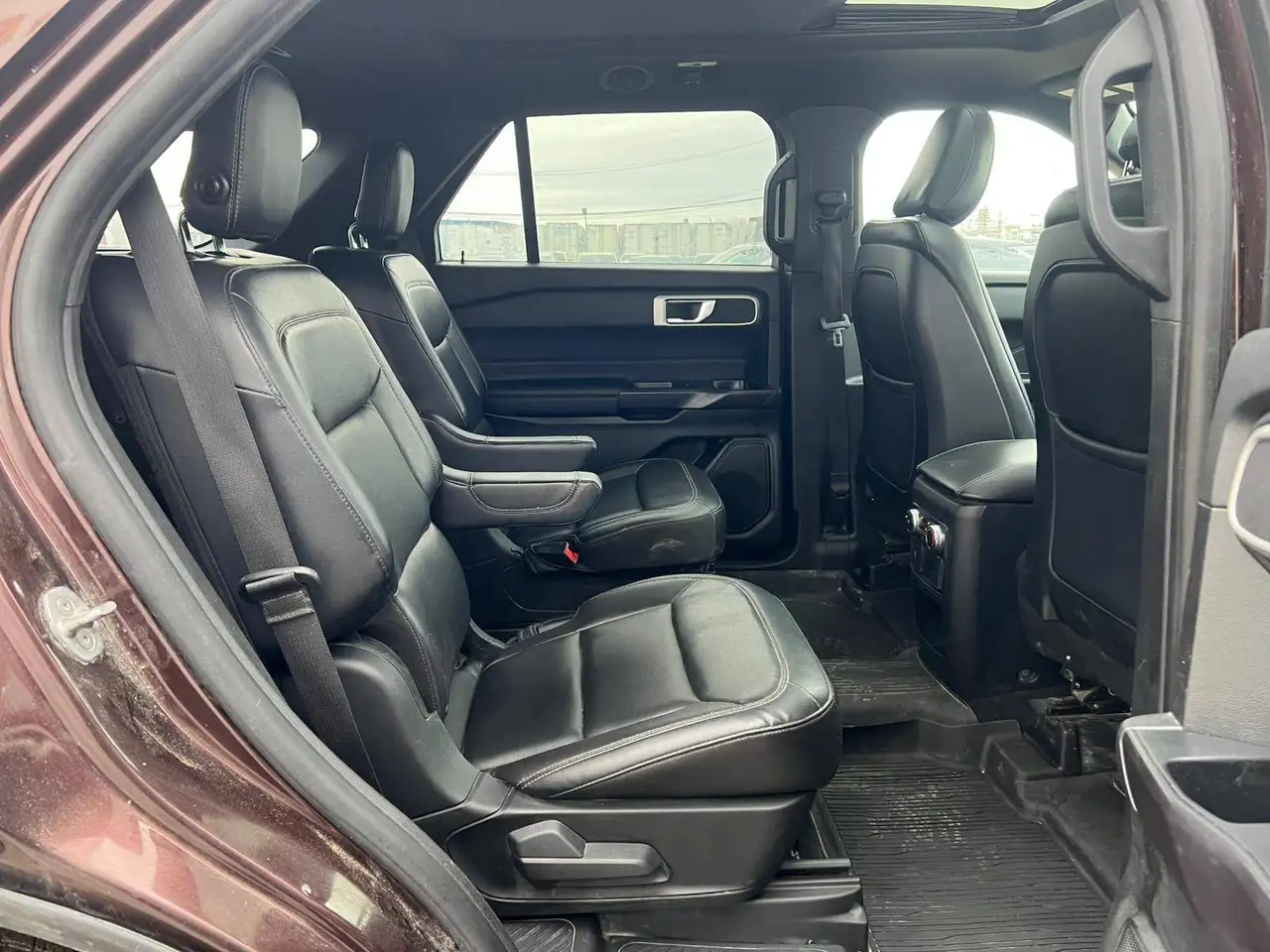Ford Explorer photo Ford Explorer