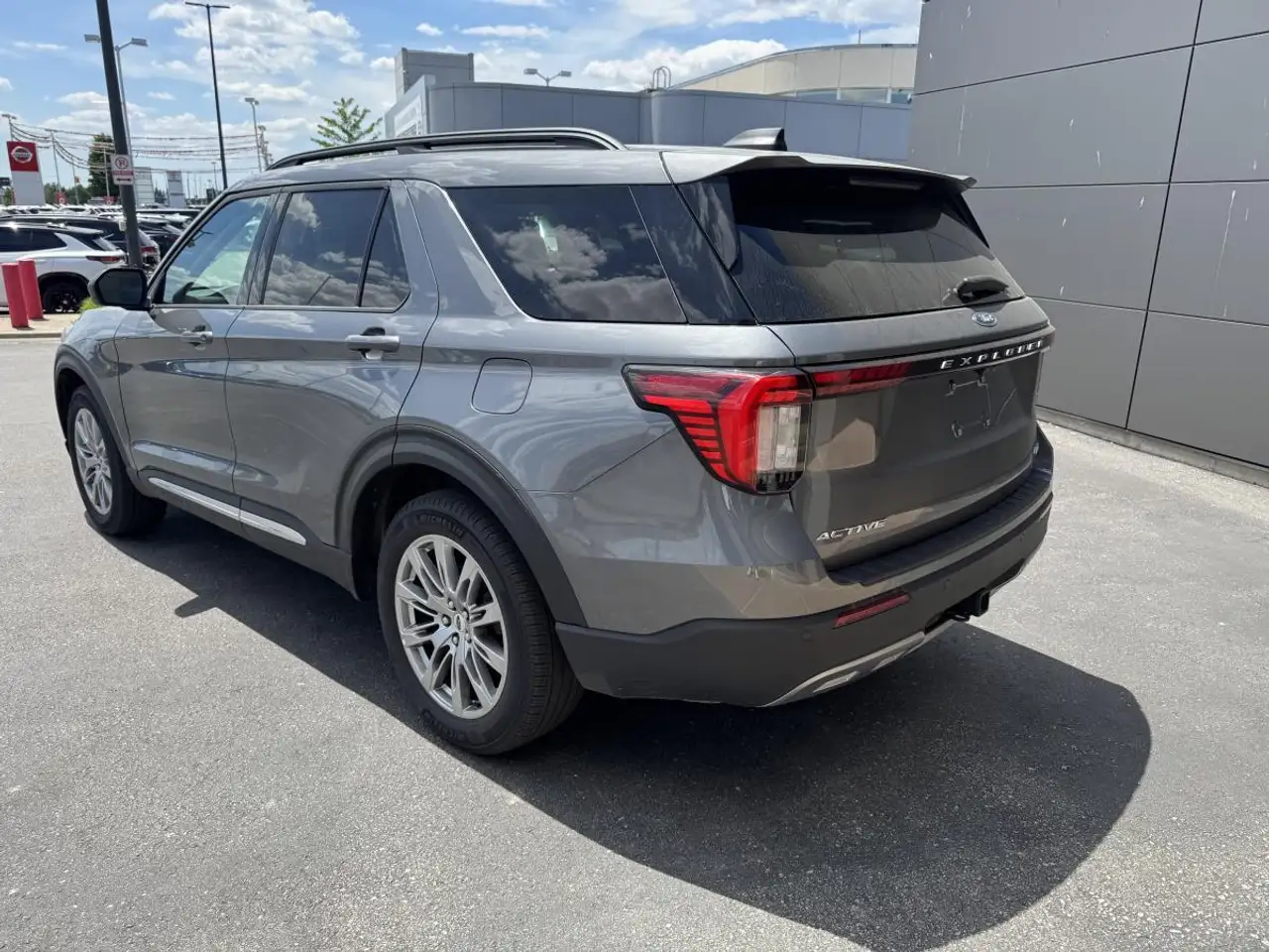 Ford Explorer photo Ford Explorer