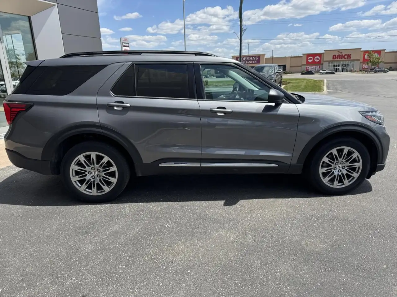 Ford Explorer photo Ford Explorer