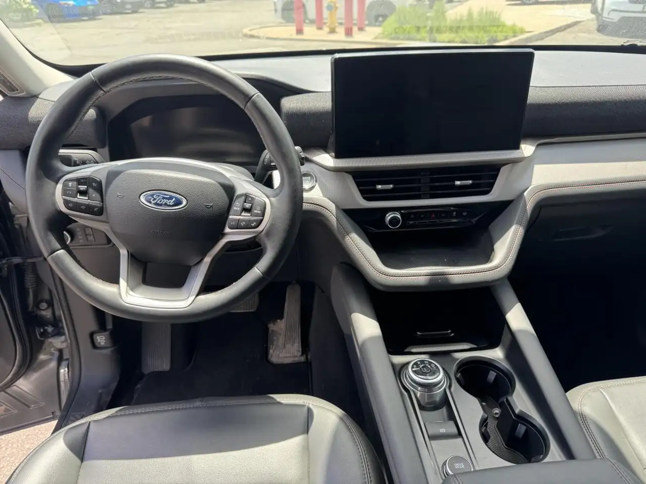Ford Explorer photo Ford Explorer