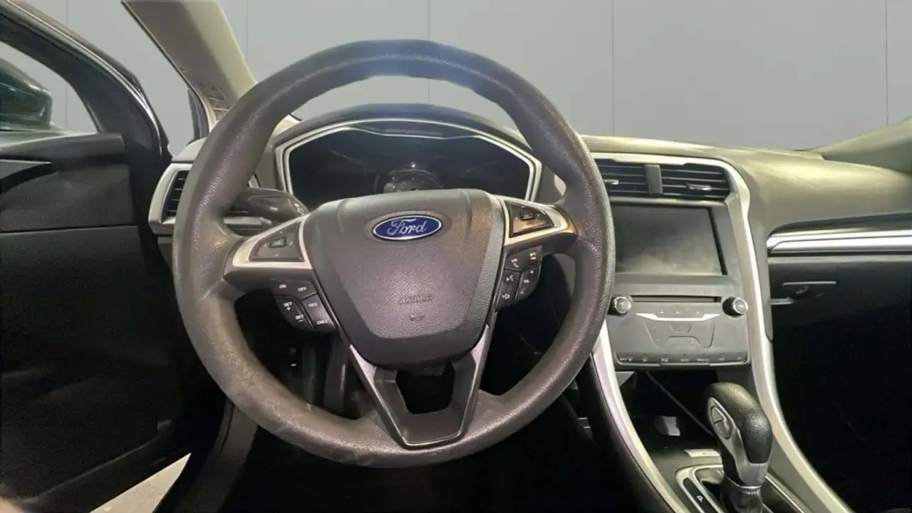 Ford Fusion photo Ford Fusion