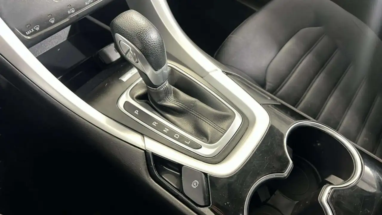 Ford Fusion photo Ford Fusion