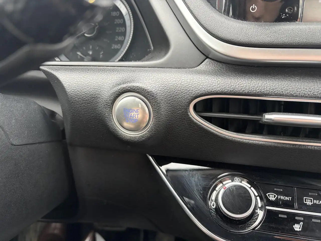 Hyundai SONATA снимка Hyundai SONATA
